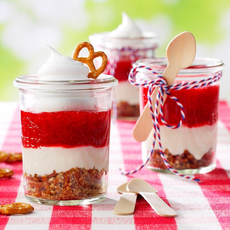 STRAWBERRY PRETZEL DESSERT JARS